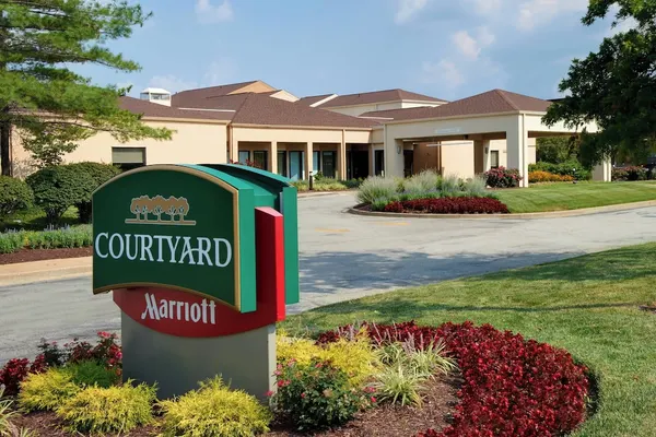 Photo 1 - Courtyard by Marriott St Louis Creve Coeur