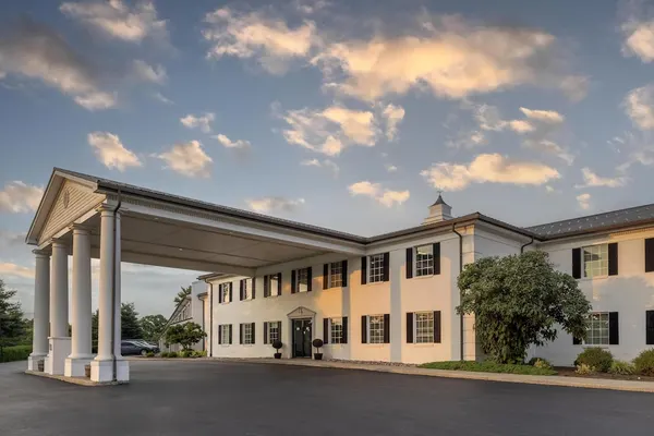 Photo 1 - Best Western Parkside Inn