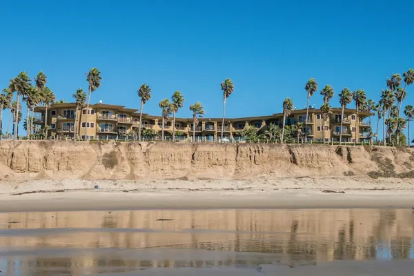 Photo 1 - Pacific Terrace Hotel