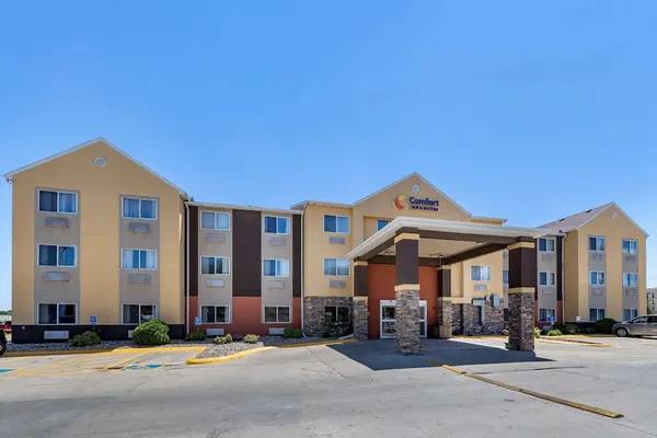 Photo 1 - Comfort Inn & Suites Waterloo - Cedar Falls