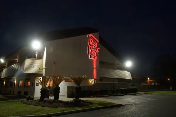 Photo 1 - Red Roof Inn Lafayette, LA