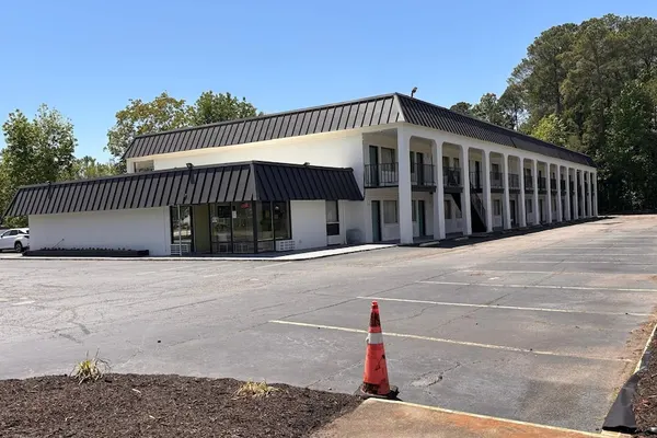 Photo 1 - Sunrise Inn By OYO Newport News US-60