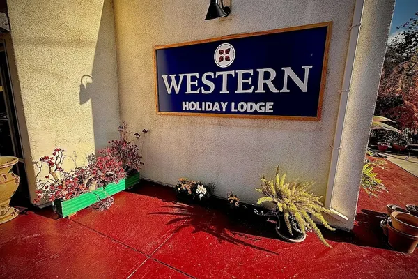 Photo 1 - Western Holiday Lodge Three Rivers