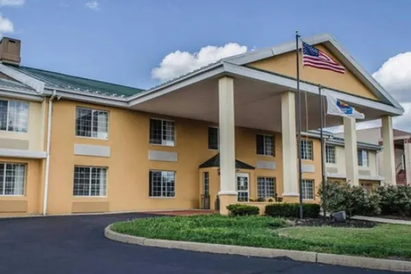 Photo 1 - Baymont by Wyndham Harrisburg