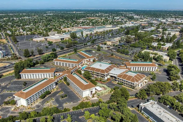 Photo 1 - DoubleTree by Hilton Sacramento
