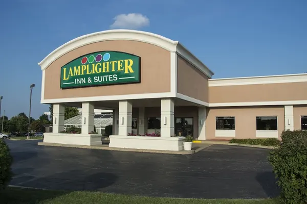 Photo 1 - Lamplighter Inn & Suites - North