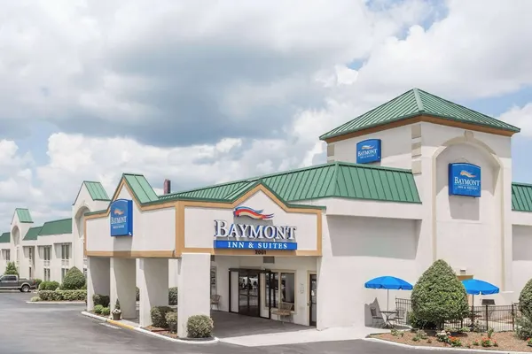 Photo 1 - Baymont by Wyndham Greensboro/Coliseum