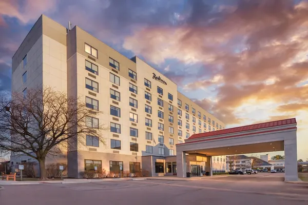 Photo 1 - Radisson Hotel Detroit Metro Airport