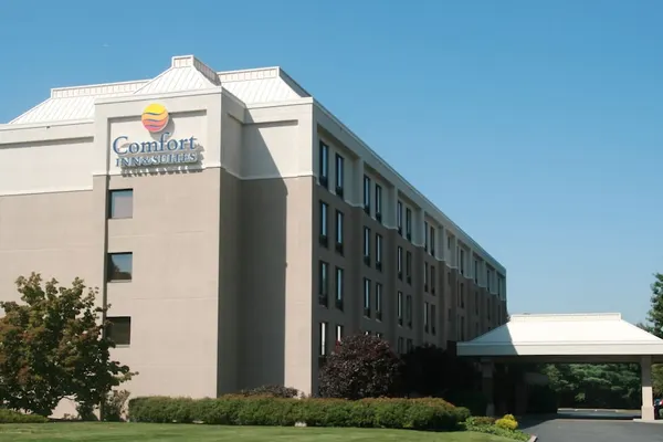 Photo 1 - Comfort Inn & Suites Somerset - New Brunswick