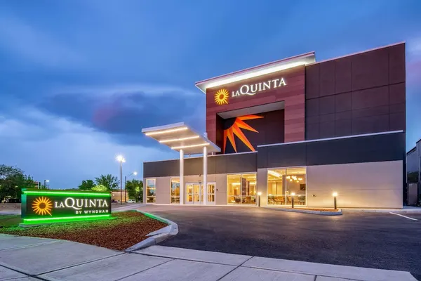 Photo 1 - La Quinta Inn & Suites by Wyndham Spokane Downtown