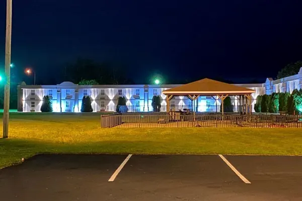 Photo 1 - Days Inn by Wyndham Conneaut