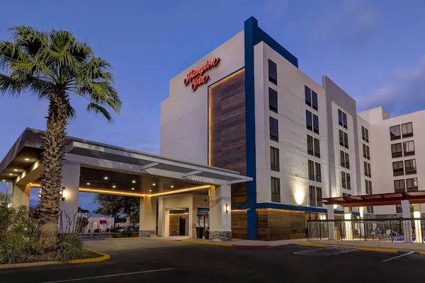 Photo 1 - Hampton Inn San Antonio-Downtown (River Walk)