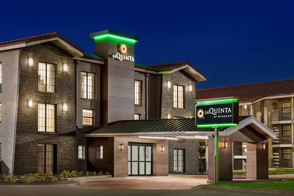 Photo 1 - La Quinta Inn by Wyndham Temple