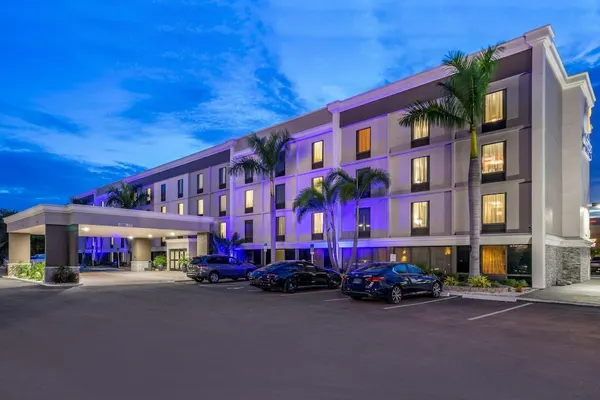 Photo 1 - Comfort Inn & Suites St. Pete - Clearwater International Airport