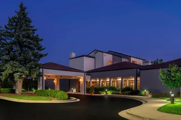 Photo 1 - Courtyard by Marriott Louisville East