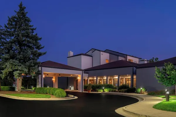 Photo 1 - Courtyard by Marriott Louisville East