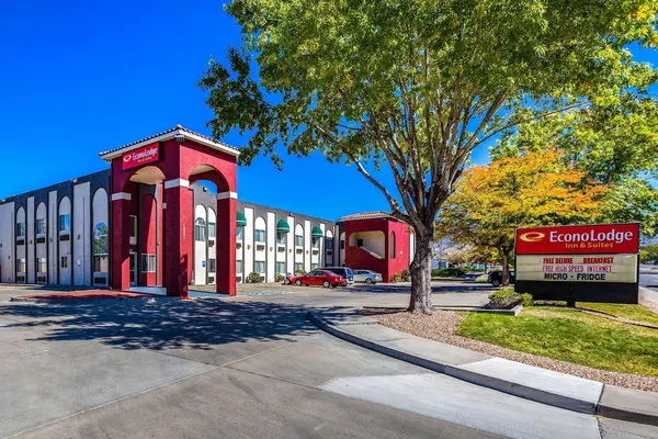 Photo 1 - Econo Lodge Inn & Suites Albuquerque East I-40 Eubank Exit