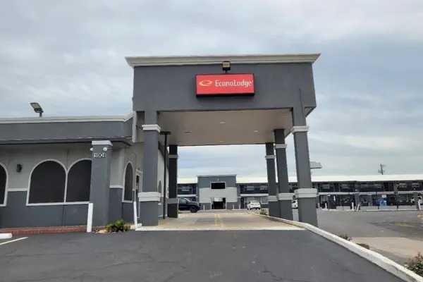 Photo 1 - Econo Lodge Temple
