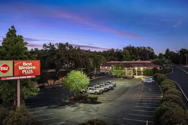 Photo 1 - Best Western Plus Sonora Oaks Hotel & Conference Center