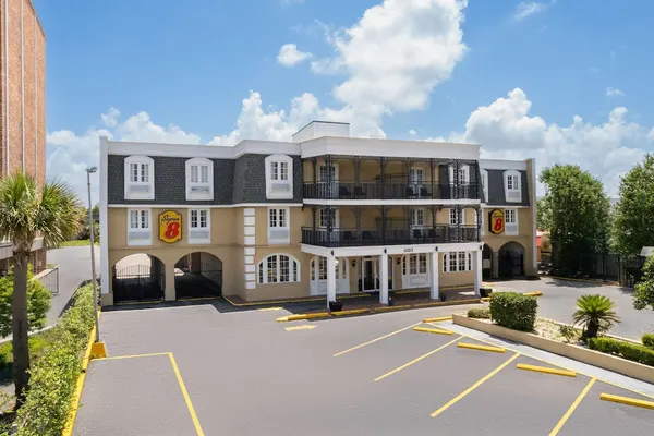 Photo 1 - Super 8 by Wyndham New Orleans