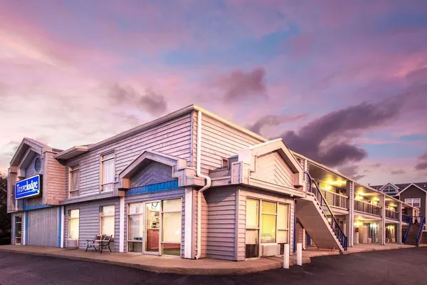 Photo 1 - Travelodge by Wyndham Virginia Beach Bay Beach