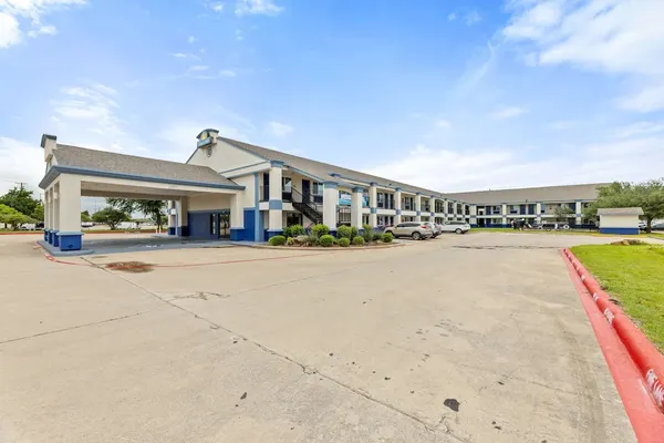 Photo 1 - Days Inn by Wyndham McKinney