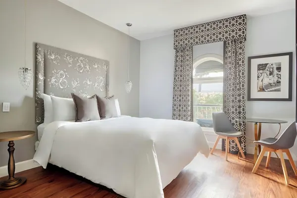 Photo 1 - The Crescent Hotel Beverly Hills, Sonder by Marriott Bonvoy