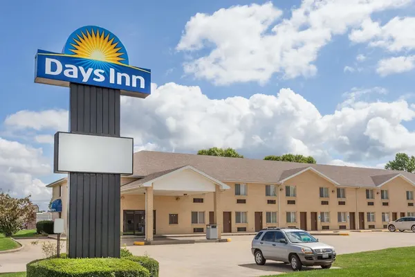 Photo 1 - Days Inn by Wyndham Charleston