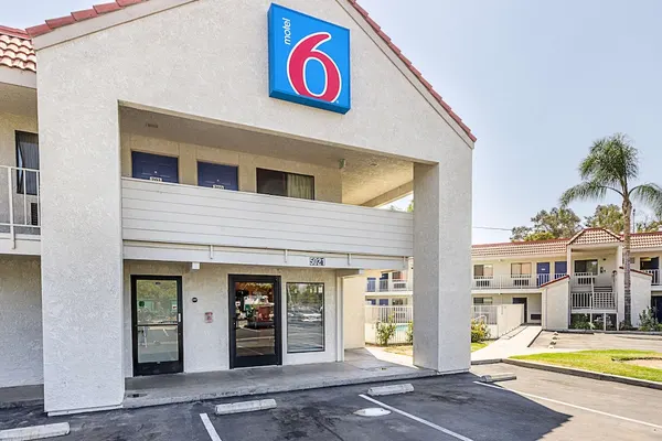 Photo 1 - Motel 6 Fresno, CA