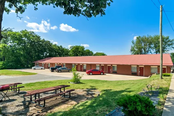 Photo 1 - Americas Best Value Inn & Suites Siloam Springs