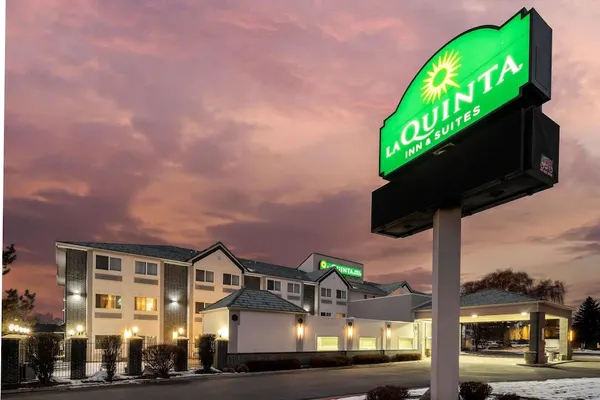 Photo 1 - La Quinta Inn & Suites by Wyndham Logan