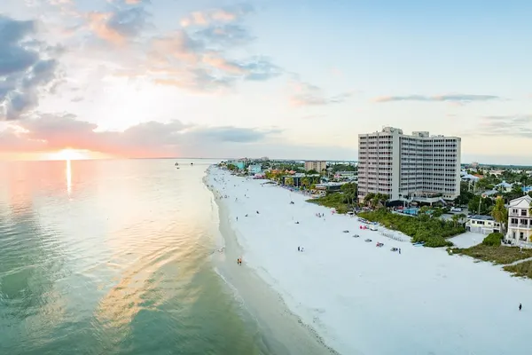 Photo 1 - DiamondHead Beach Resort