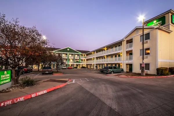 Photo 1 - HomeTowne Studios by Red Roof Austin