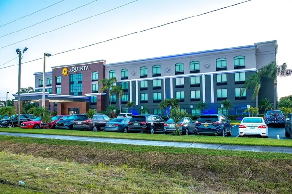 Photo 1 - La Quinta Inn & Suites by Wyndham Clearwater South