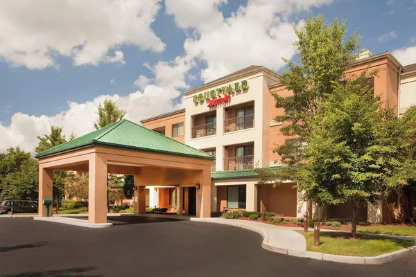 Photo 1 - Courtyard by Marriott Hartford Manchester