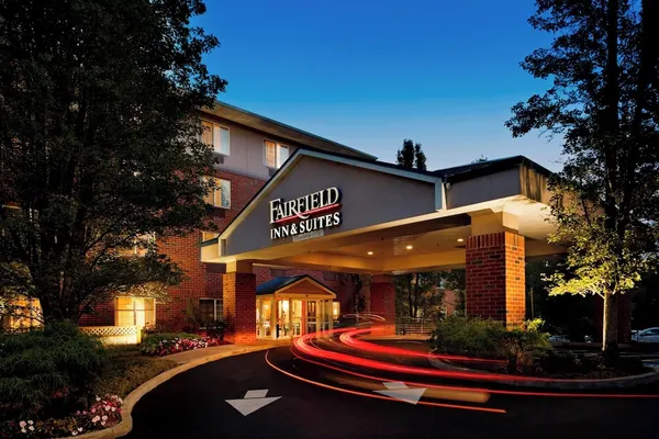 Photo 1 - Fairfield Inn & Suites by Marriott Lake Oswego