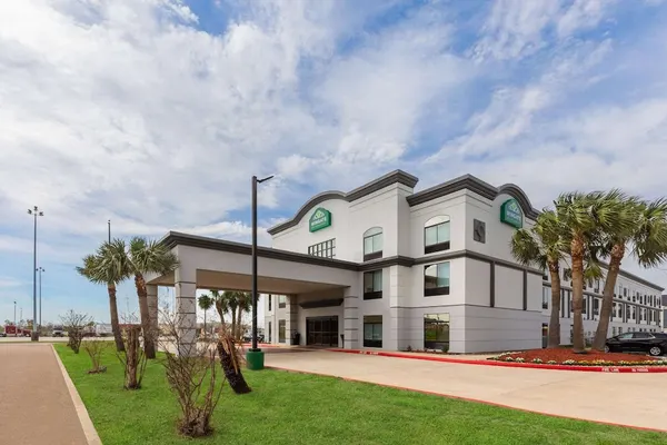 Photo 1 - Wingate by Wyndham Sulphur Near Lake Charles