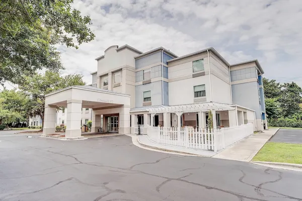 Photo 1 - Country Inn & Suites by Radisson, Savannah Southside