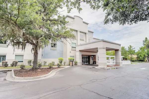 Photo 1 - Country Inn & Suites by Radisson, Savannah Southside