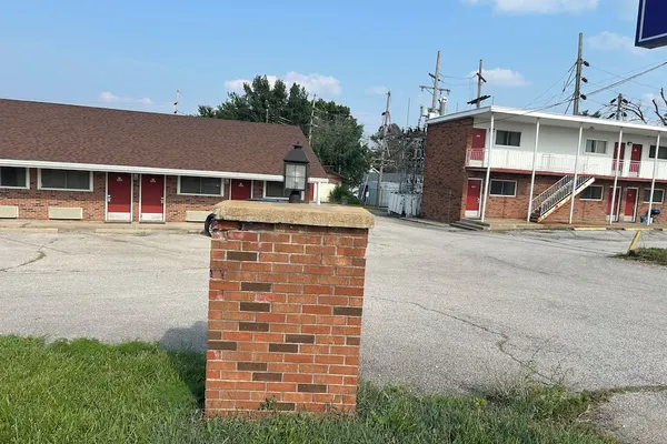 Photo 1 - Budget Inn Mexico MO on US 54