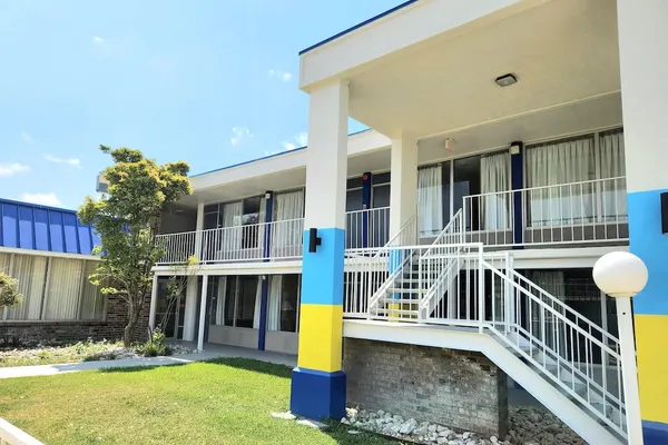 Photo 1 - Days Inn by Wyndham Seguin TX