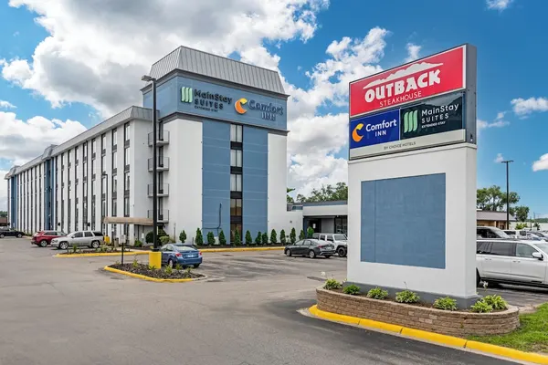 Photo 1 - Comfort Inn MSP Airport - Mall of America
