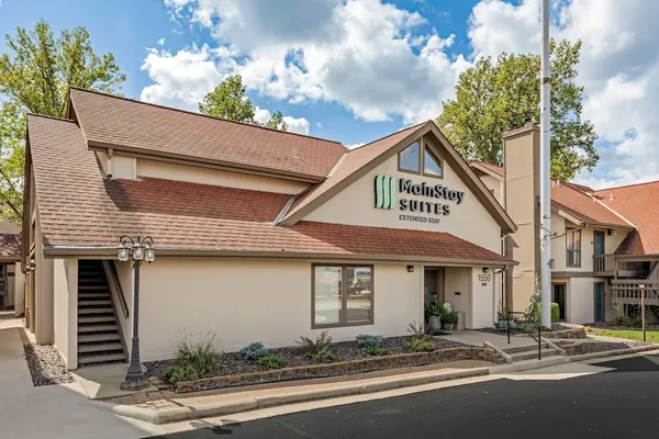 Photo 1 - MainStay Suites Springfield South - Battlefield Rd