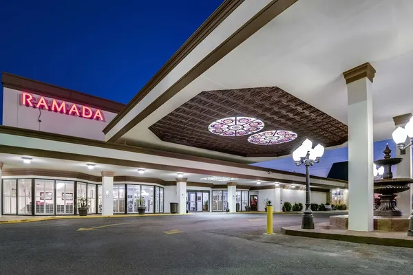 Photo 1 - Ramada by Wyndham Metairie New Orleans Airport