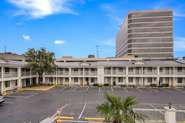 Photo 1 - Quality Inn & Suites Dallas - Cityplace