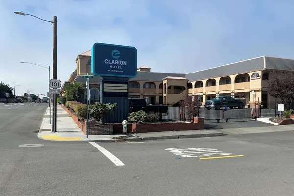 Photo 1 - Clarion Hotel By Humboldt Bay