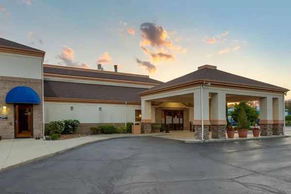 Photo 1 - Best Western Davison Inn