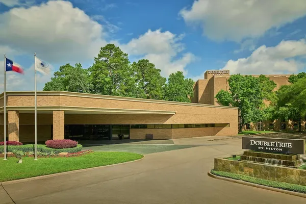 Photo 1 - DoubleTree by Hilton Houston Intercontinental Airport