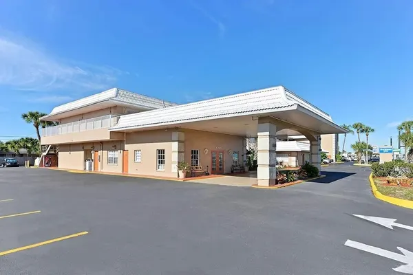 Photo 1 - Travelodge by Wyndham Venice