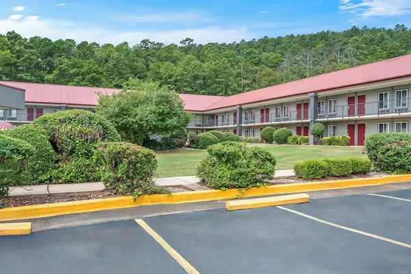 Photo 1 - Red Roof Inn Hot Springs